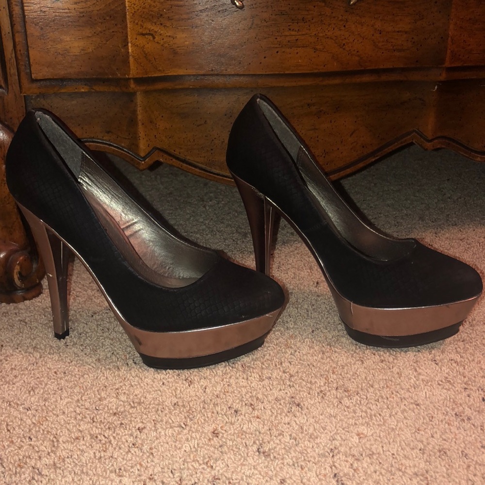 Wild Diva Size 7 Heels